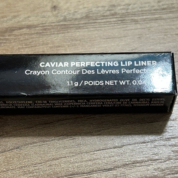 Laura Mercier Caviar Perfecting Lip Liner in Mauve NIB - Picture 3 of 3